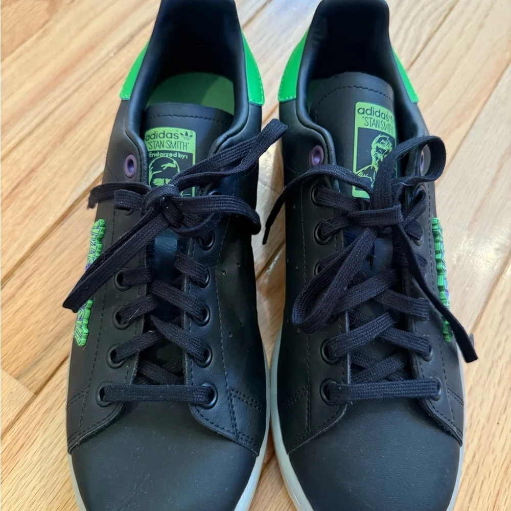 Hulk Smash Adidas Marvel Black and Green Kids Sneakers 6.5